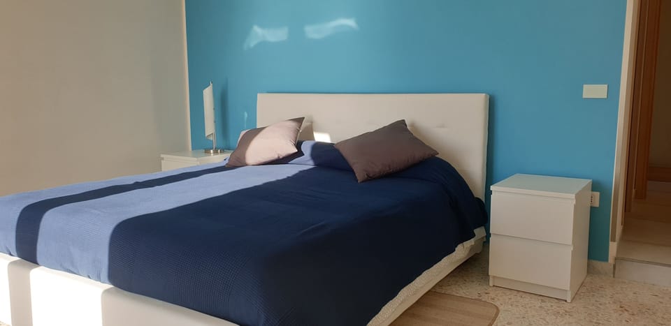 Deluxe Double Room, Non Smoking, Sea View (Azzurra) | Bathroom | Shower, rainfall showerhead, free toiletries, hair dryer