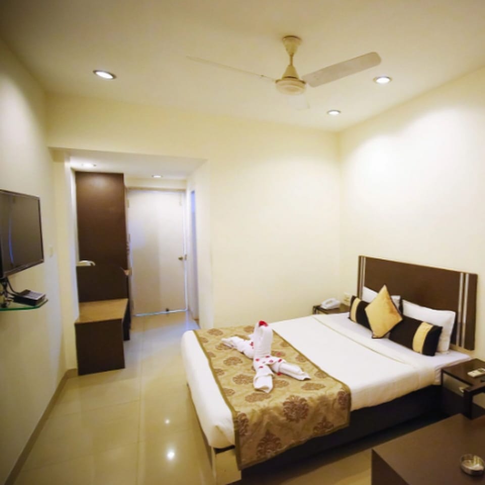 Superior Room | 1 bedroom, premium bedding, in-room safe, individually decorated