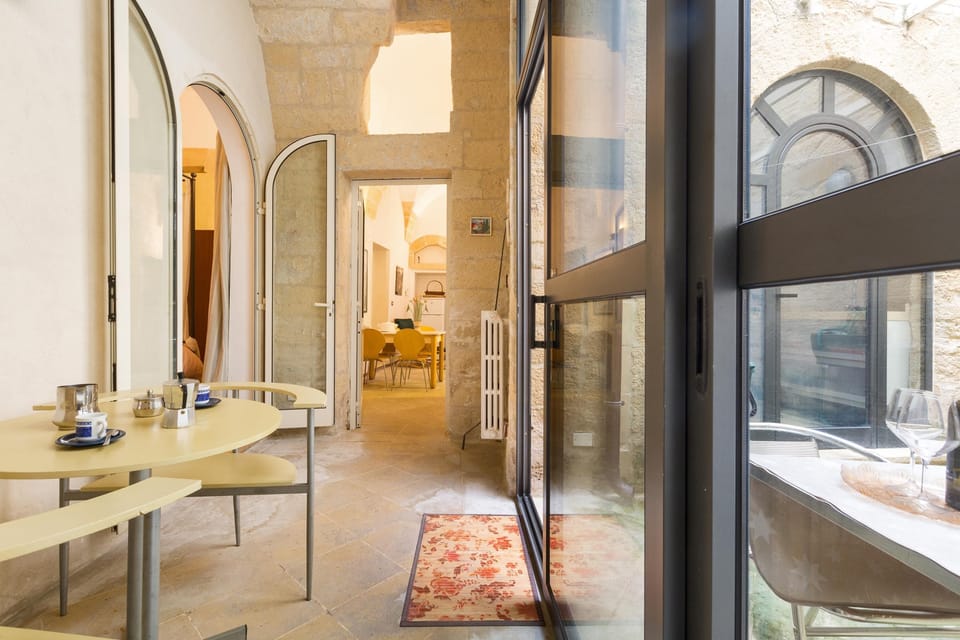 Standard House, 1 Bedroom | In-room dining