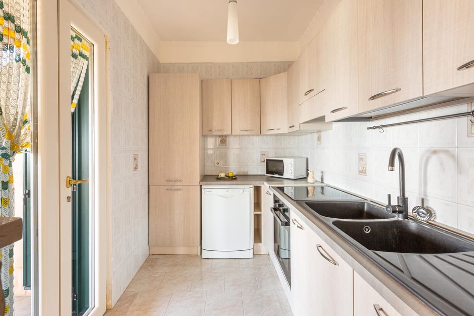Standard House, 2 Bedrooms | Private kitchenette | Full-size fridge, microwave, oven, stovetop