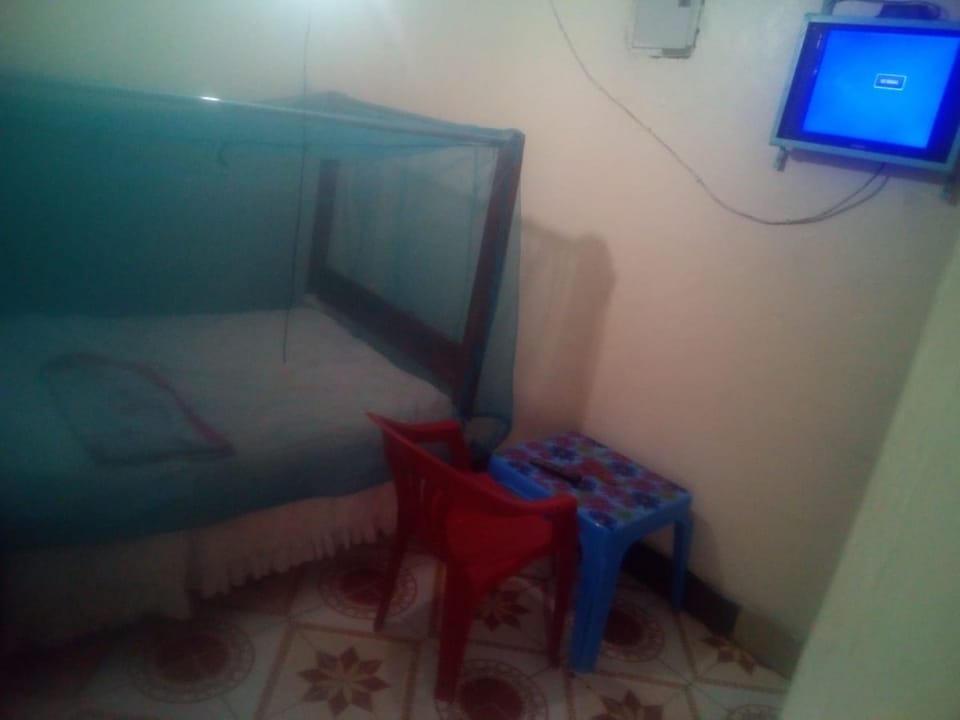 Double Room Single Use | Desk, free WiFi, bed sheets