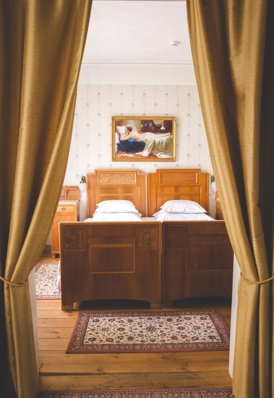 Deluxe Suite | Pillowtop beds, in-room safe, desk, free WiFi