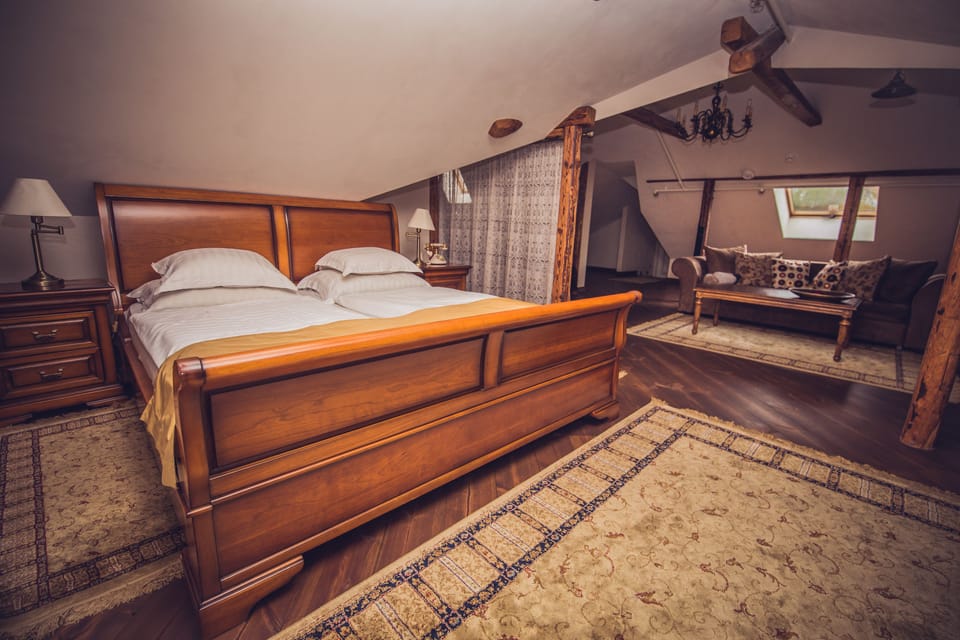 Deluxe Suite | Pillowtop beds, in-room safe, desk, free WiFi