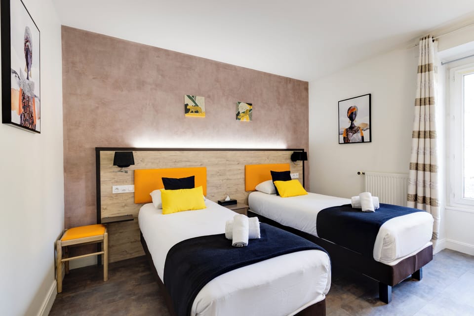 Twin Room, Private Bathroom | Premium bedding, Tempur-Pedic beds, minibar (free items), in-room safe
