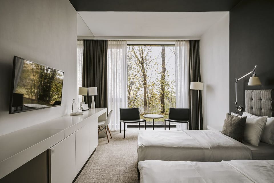 Business Double or Twin Room | Premium bedding, minibar, desk, laptop workspace