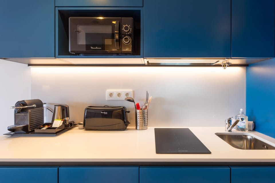 Premium bedding, pillowtop beds, in-room safe, desk