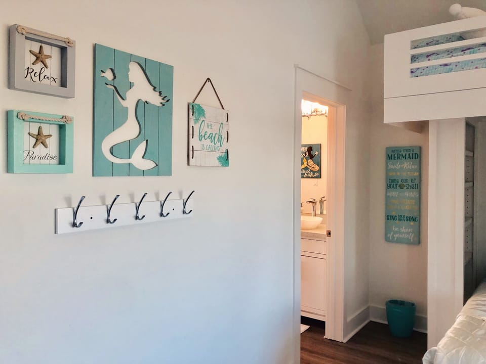 2nd Floor:  Bunkroom 4 beds (2fulls & 2twins)