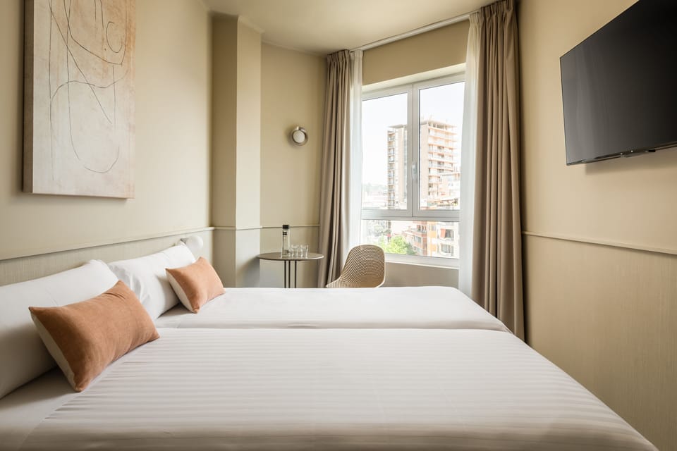 Standard Twin Room, Private Bathroom | Premium bedding, in-room safe, desk, soundproofing