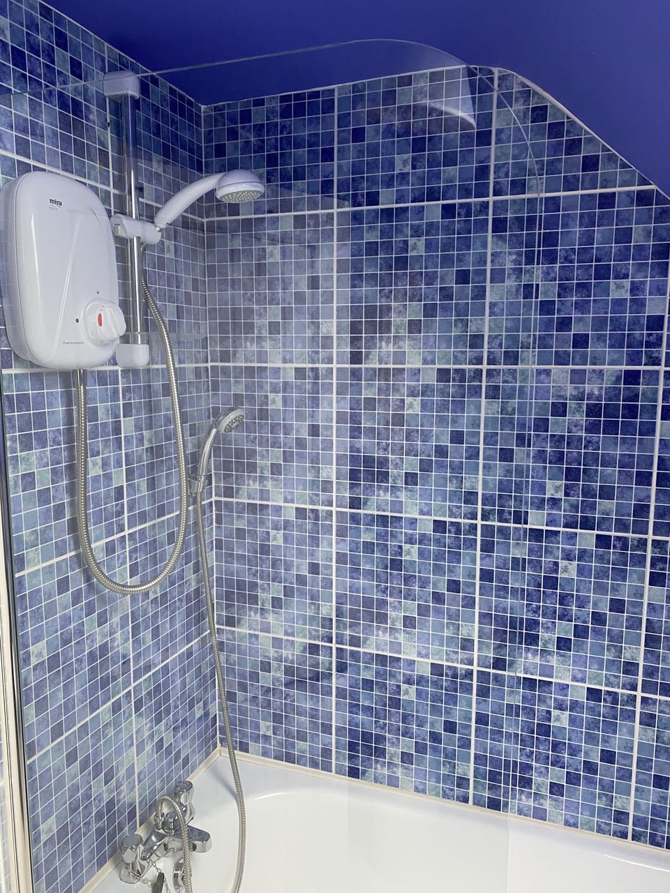 1st floor bathroom 