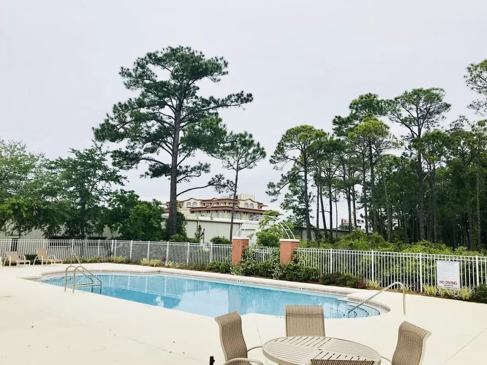 Community pool