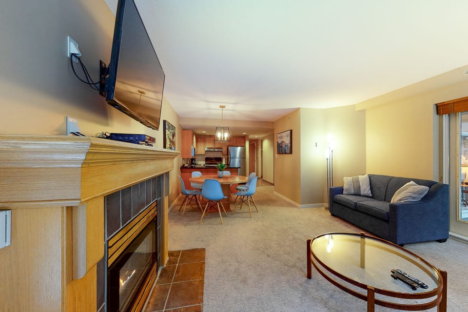 Condo | Living area | Flat-screen TV