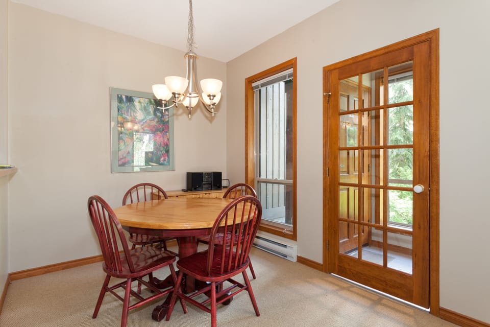 Condo, 1 Bedroom (29) | In-room dining