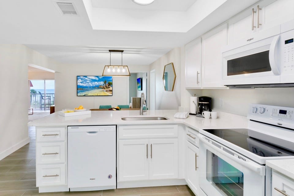 Fully equipped kitchen with everything you need to make your favorite meals