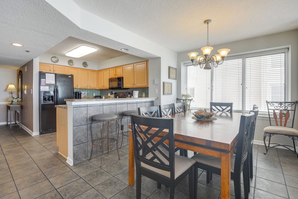 Dining Area | Dishware & Flatware