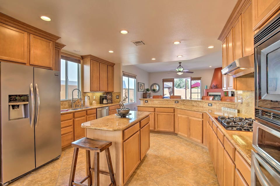 Kitchen | Cooking Basics | Bar Seating | Drip Coffee Maker