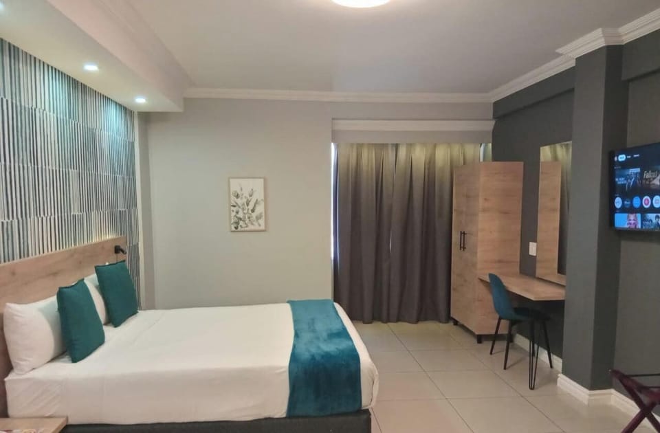 Desk, laptop workspace, iron/ironing board, free WiFi