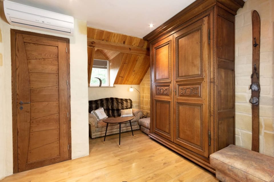 Family Suite (Cerf) | Living area | Flat-screen TV