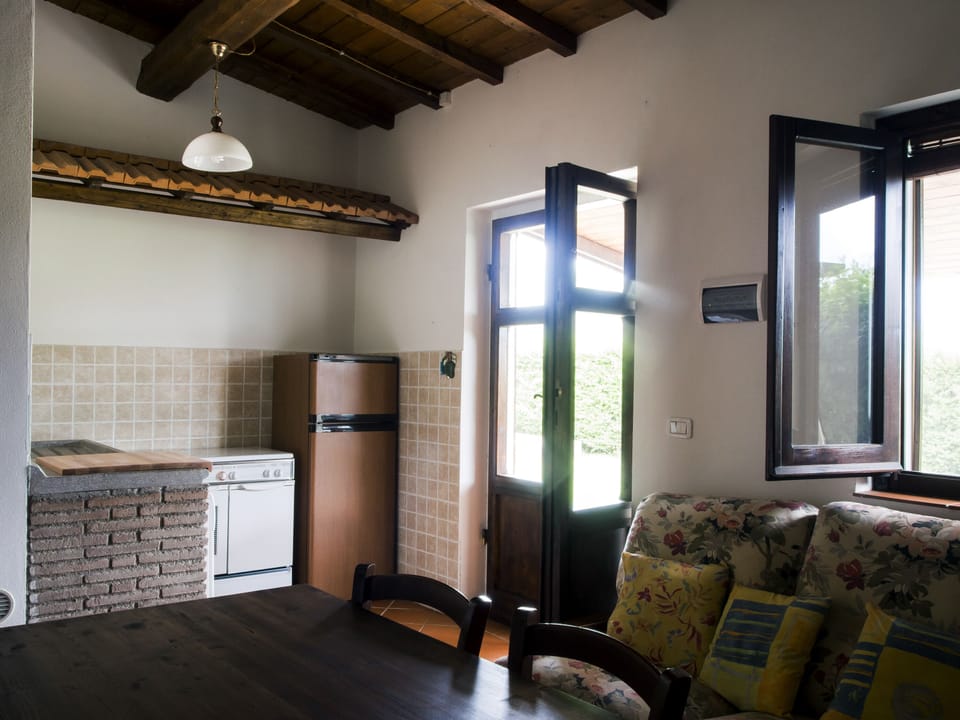 House, 2 Bedrooms (Rosmarino) | Private kitchen | Full-size fridge, oven, stovetop, toaster