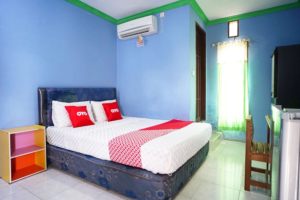Deluxe Double Room | Desk, WiFi (free), bed sheets