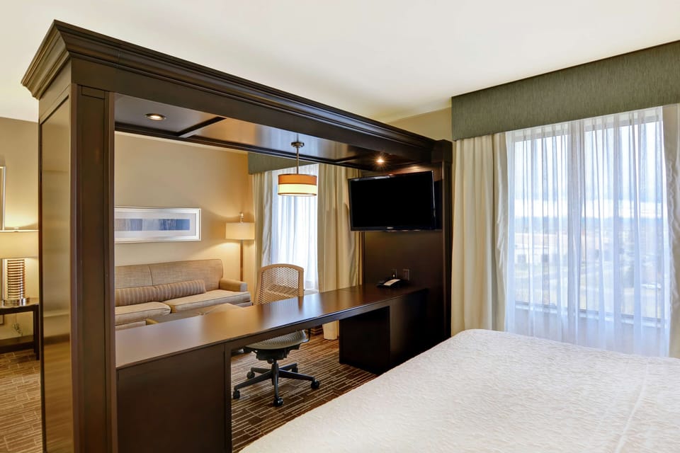 Studio Suite, 1 King Bed | Desk, blackout drapes, soundproofing, iron/ironing board