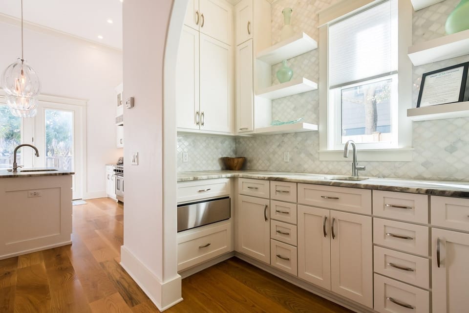 Butler's Pantry (1)