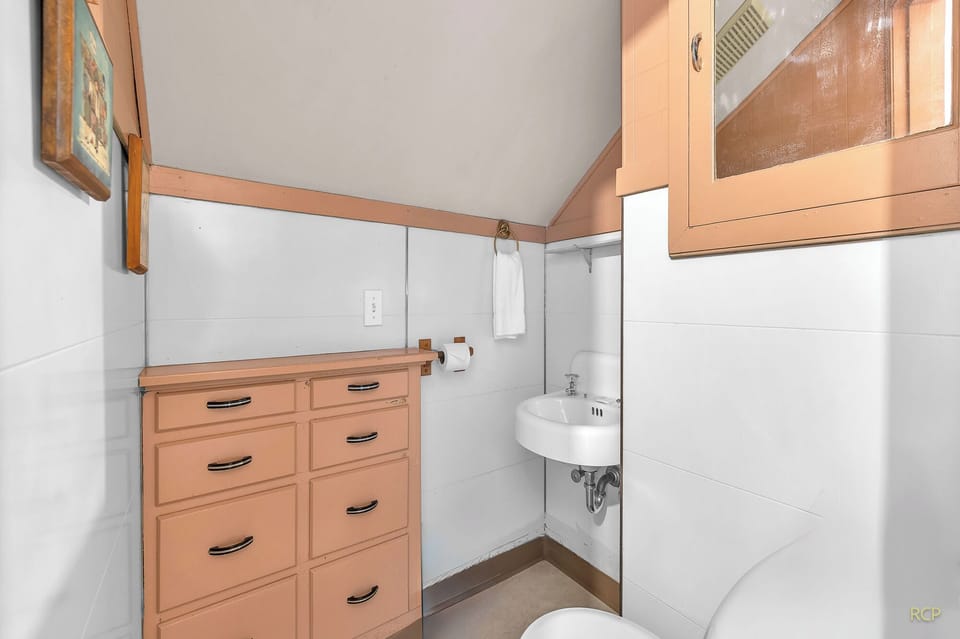 half bath third level