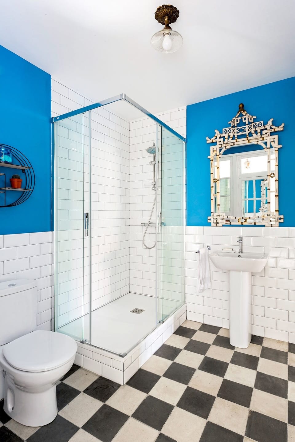 Apartment (3 Bedrooms) | Bathroom | Shower, hair dryer, bidet, towels