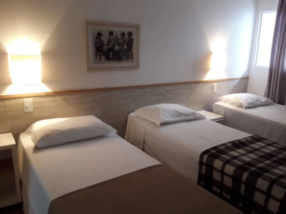 In-room safe, bed sheets