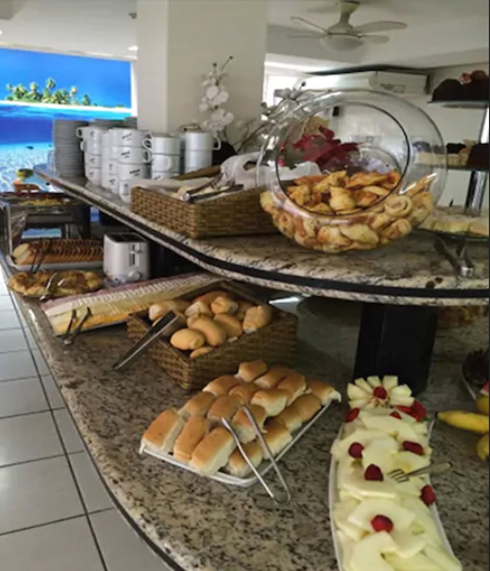 Daily buffet breakfast for a fee