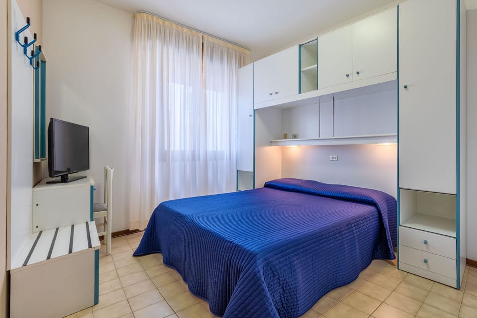In-room safe, desk, blackout drapes, free WiFi