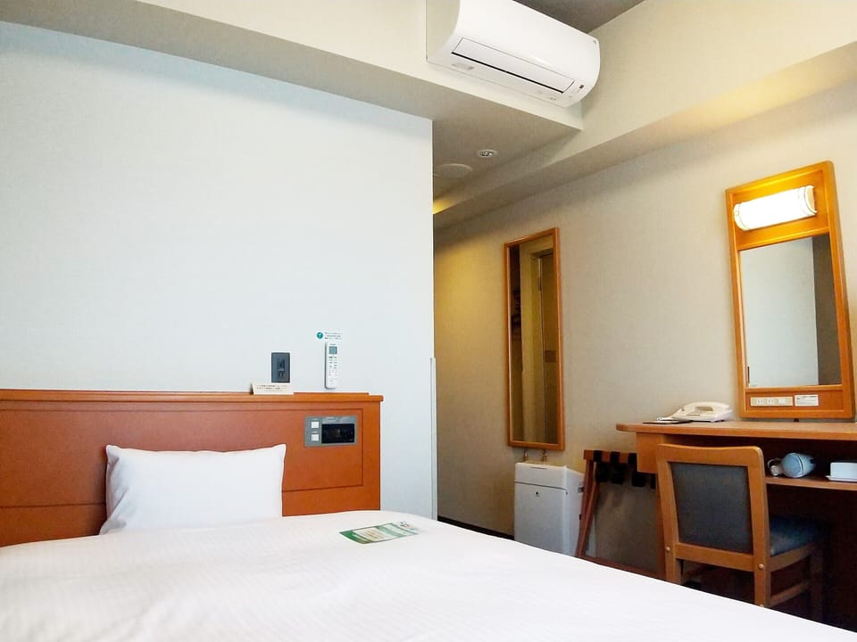 Desk, free WiFi, bed sheets