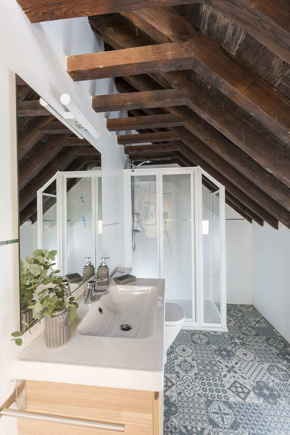 Apartment, 1 Bedroom | Bathroom | Shower, hair dryer, towels, soap