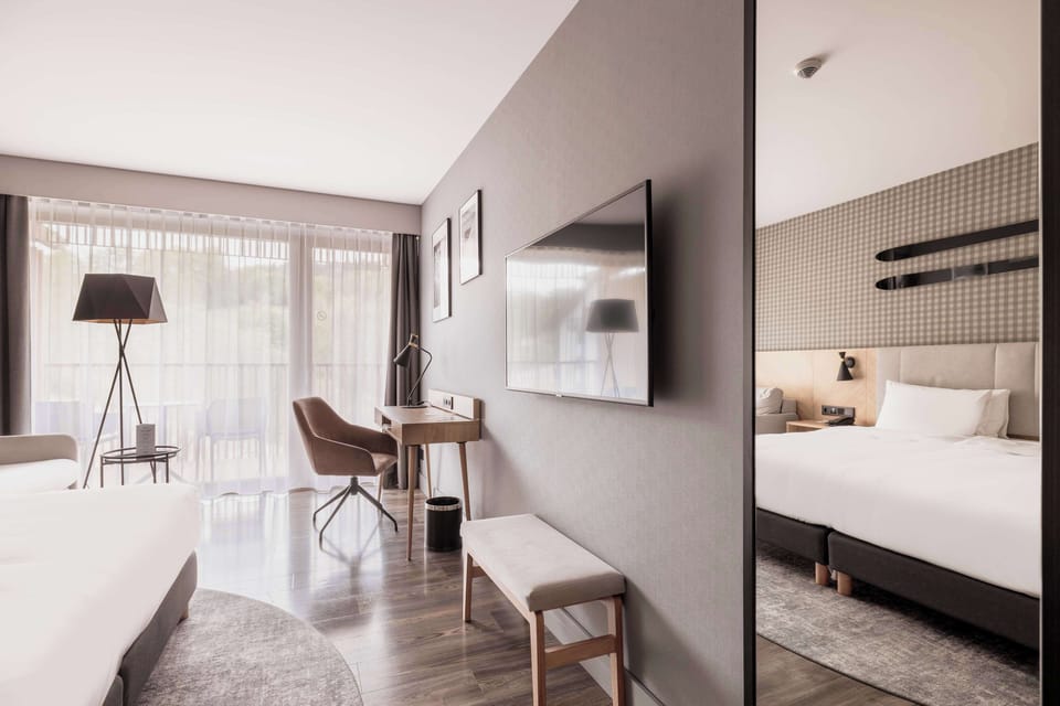 Superior Room | Hypo-allergenic bedding, minibar, in-room safe, desk