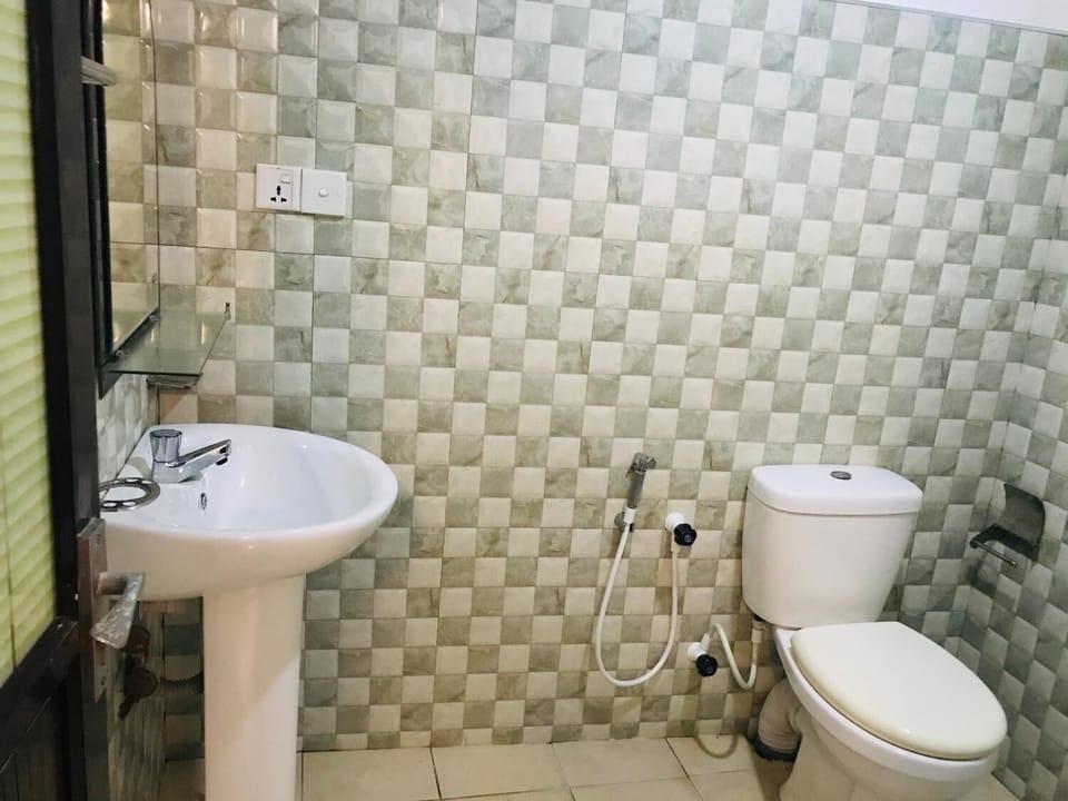 Shower, towels