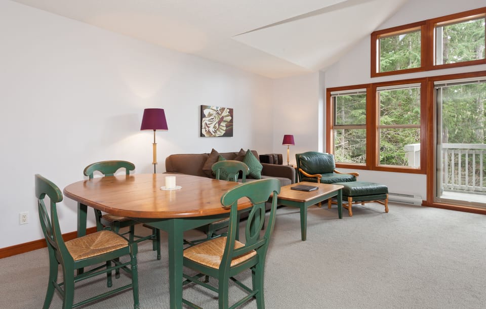 Townhome, 2 Bedrooms, 2 Bathrooms (18) | In-room dining