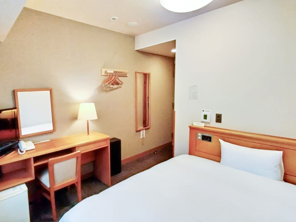 Desk, blackout drapes, free WiFi, bed sheets