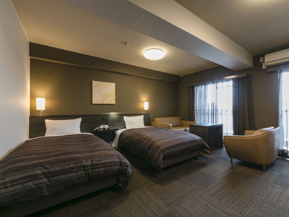 Desk, WiFi (free), bed sheets