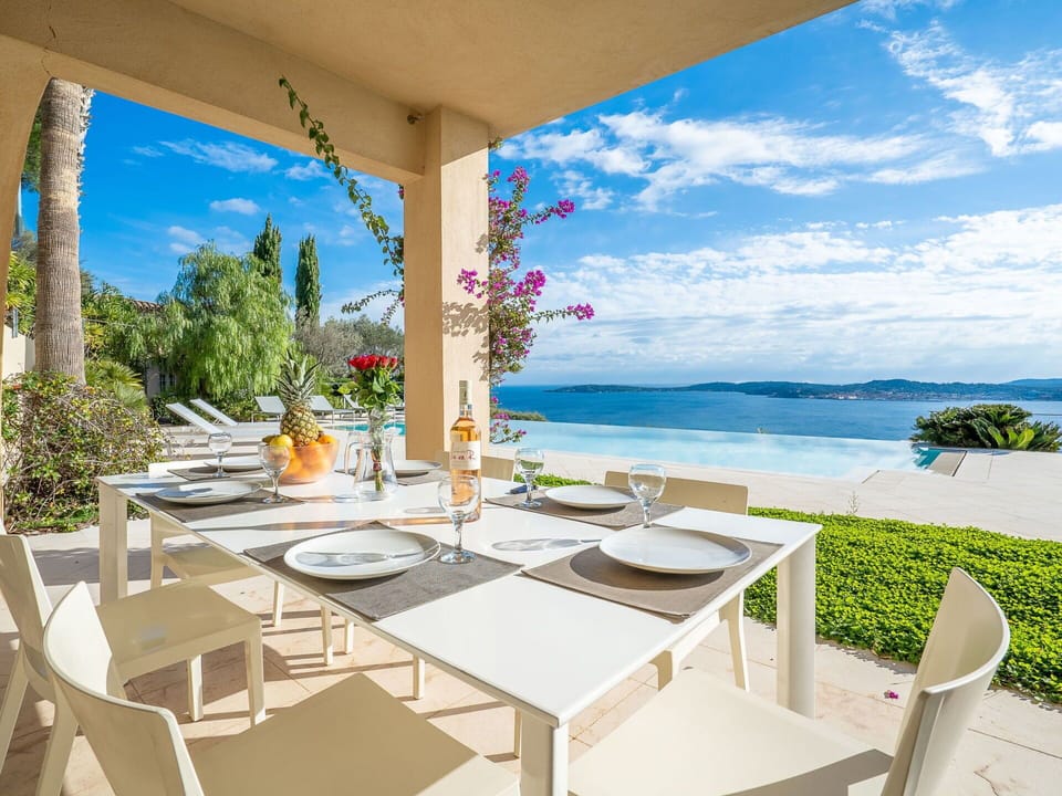 Water, Furniture, Table, Plant, Sky, Property, Building, Chair, Cloud, Seaside Resort