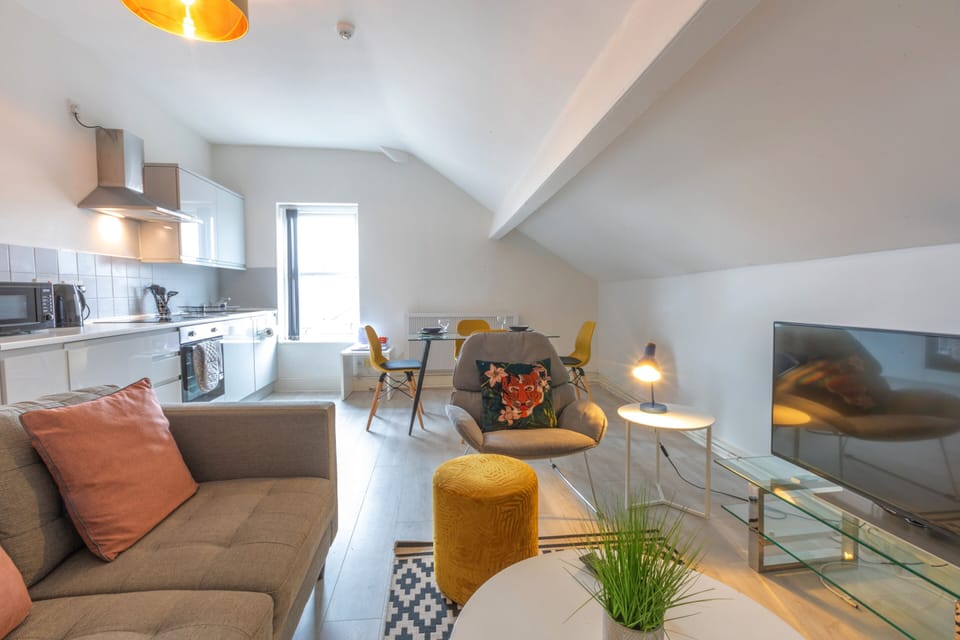 Superior Apartment, Private Bathroom (Flat5 Fulwood Heights) | Lounge