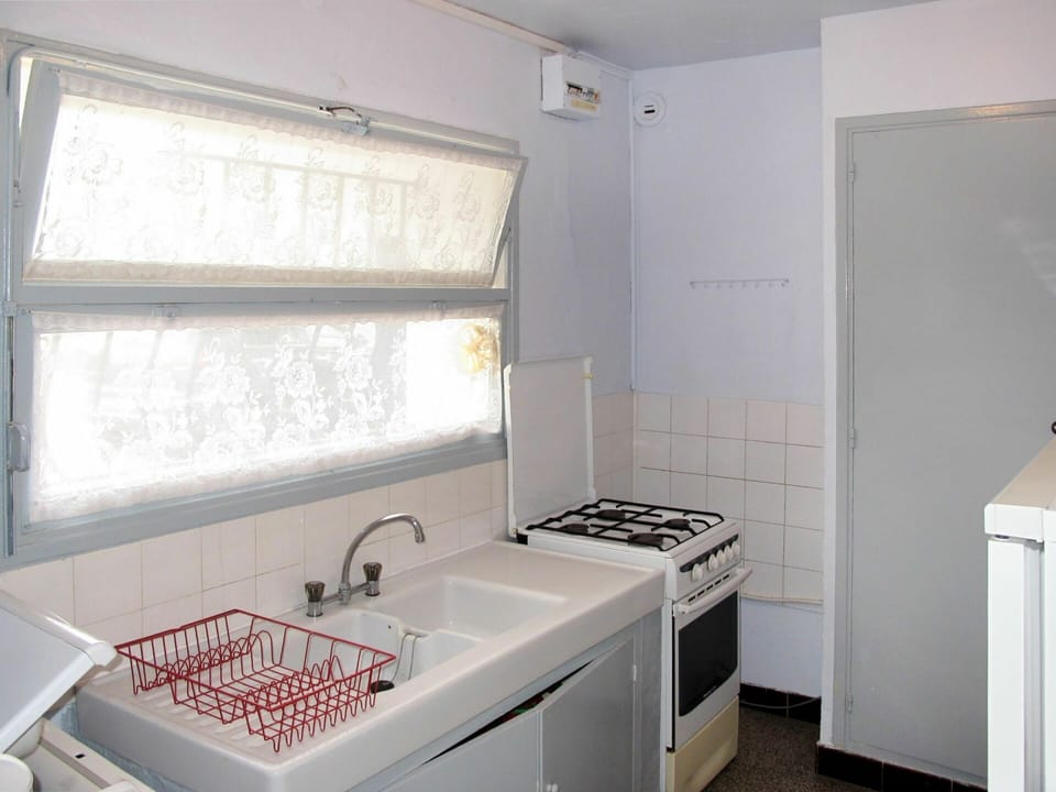Room, Property, Bathroom, Furniture, Building, Tile, Interior Design, House, Architecture, Sink