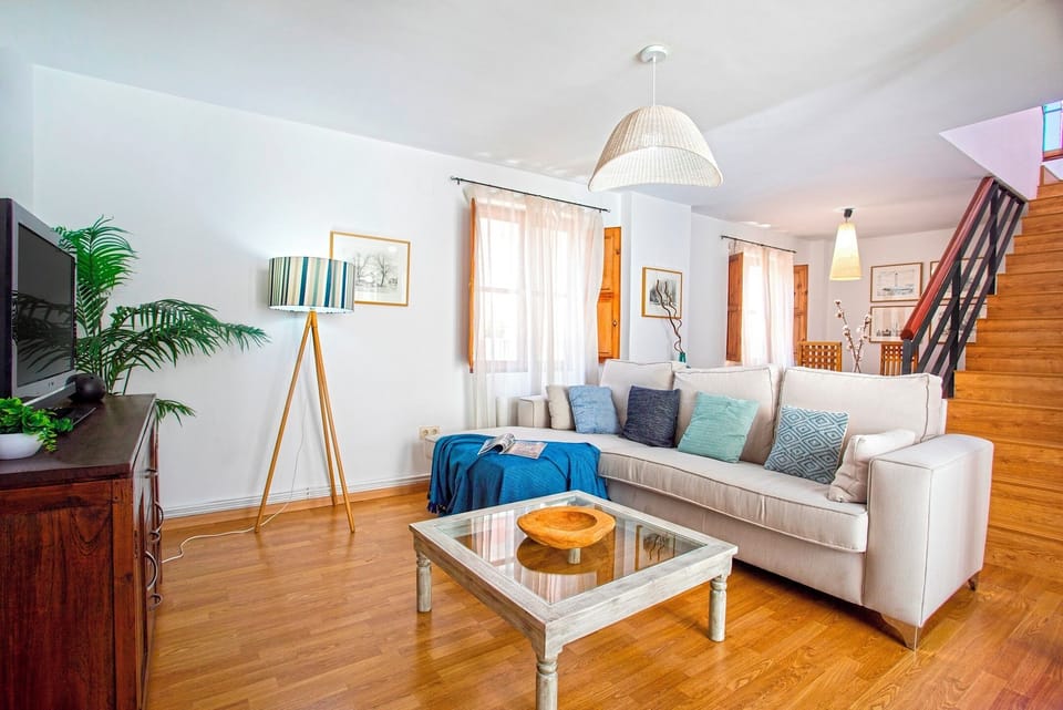 Apartment (3 Bedrooms) | Living area | 32-inch flat-screen TV with cable channels, TV
