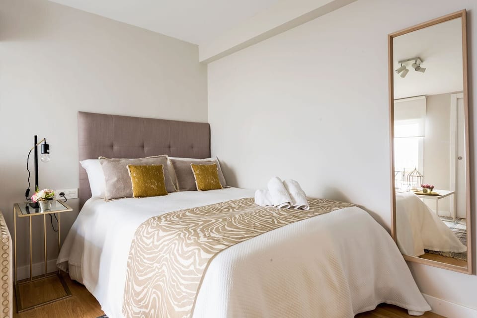 Apartment (1 Bedroom) | Iron/ironing board, free WiFi