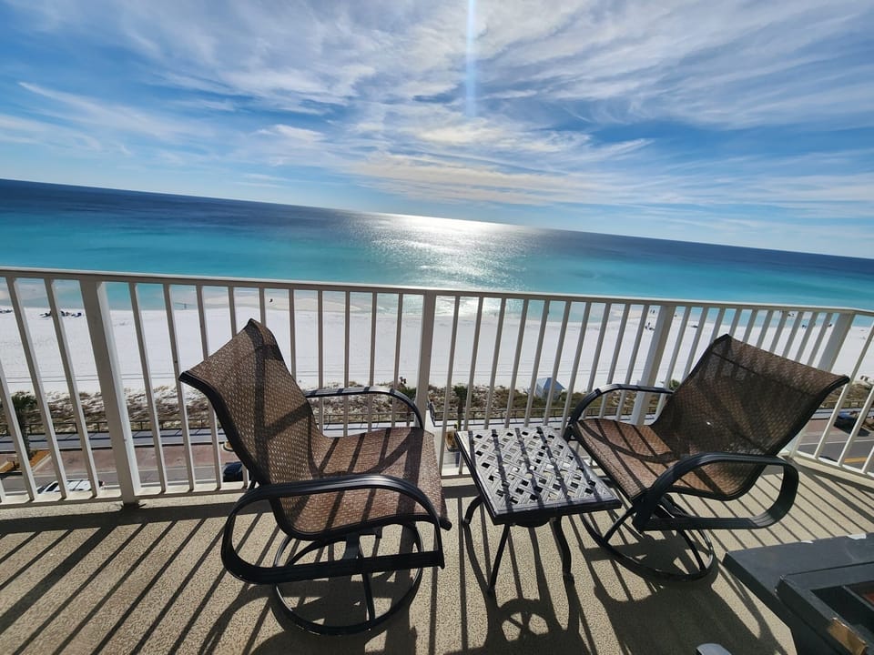 Front-row seat to the Gulf’s most beautiful views.