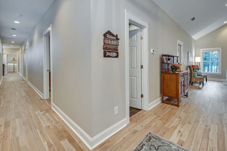 We look forward to welcoming you to Lake Point at Lanier.