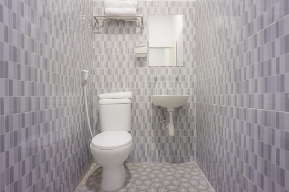 Shower, towels