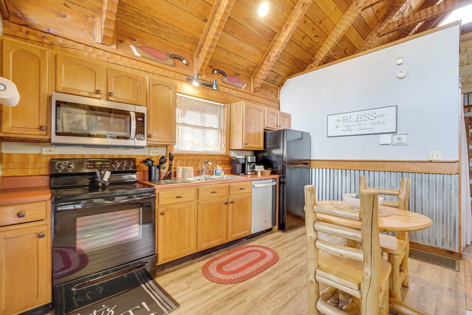 Dining Area | Dishware & Flatware | Free WiFi