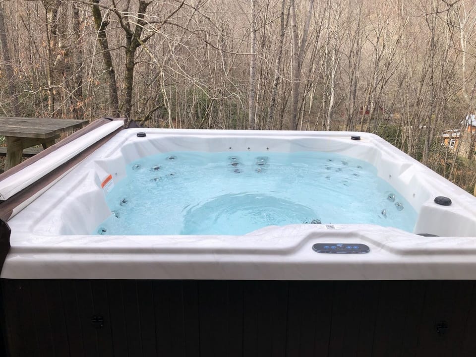 New Hot Tub.  Enjoy being on a mountain top and relaxing in a beautiful hot tub.
