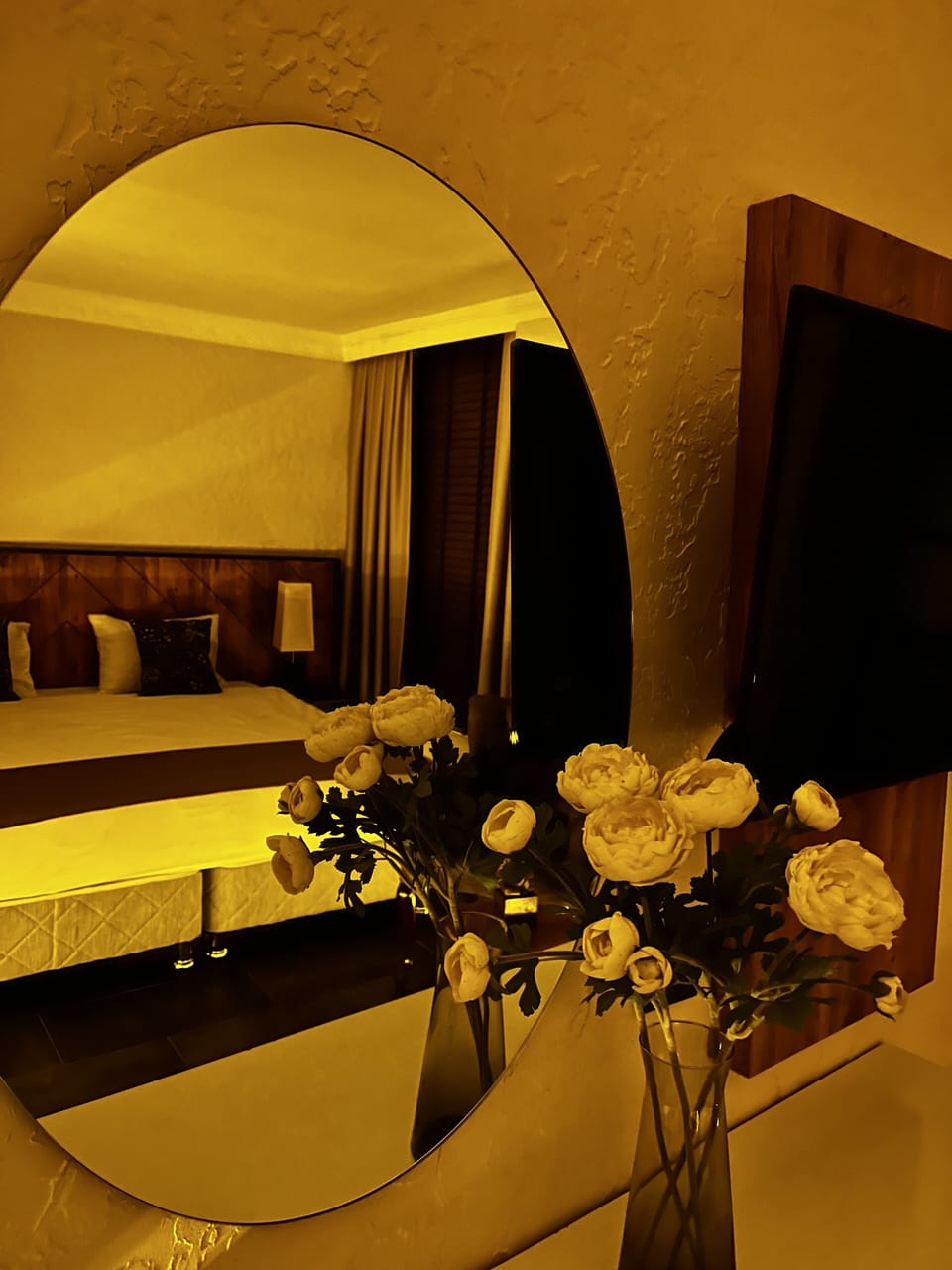 Luxury Room | Hypo-allergenic bedding, in-room safe, laptop workspace, blackout drapes