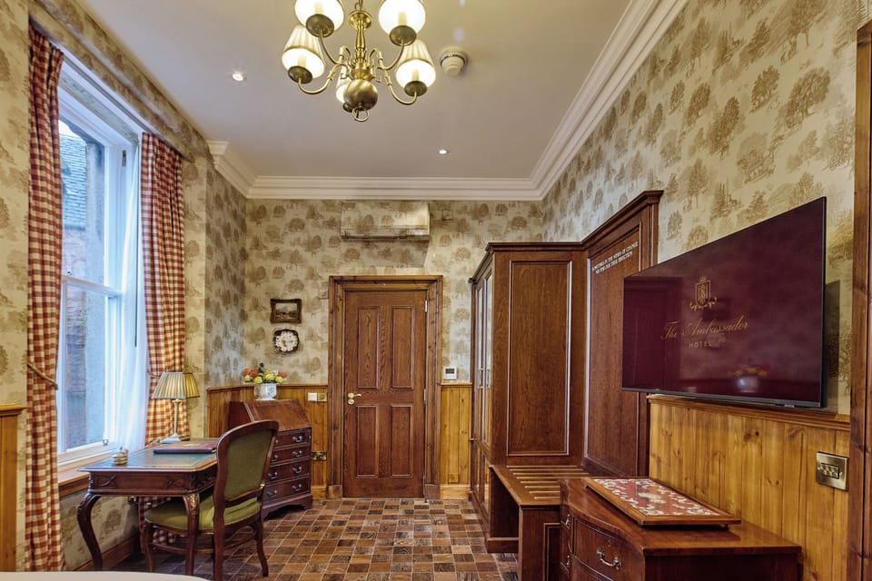 Superior Single Room | In-room safe, individually decorated, individually furnished, desk