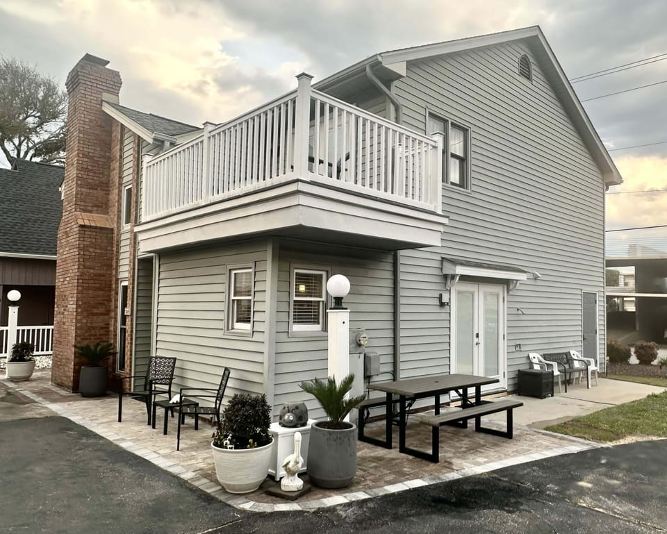 Exterior view of house upon approach